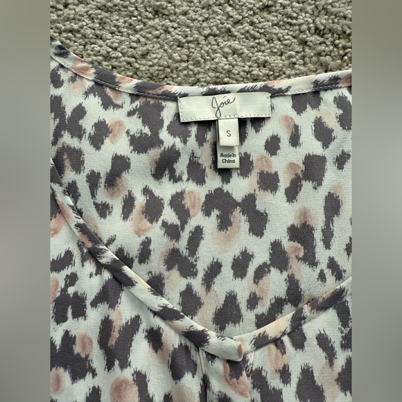Joie Iva Silk Blouse Shirt Top Small Pink Grey Leopard Animal Print - Picture 2 of 5